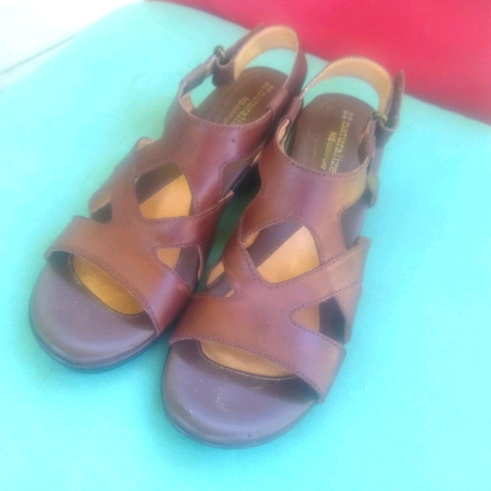 Womens Naturalizer N5 Comfort Sandals Brown Sz 9N